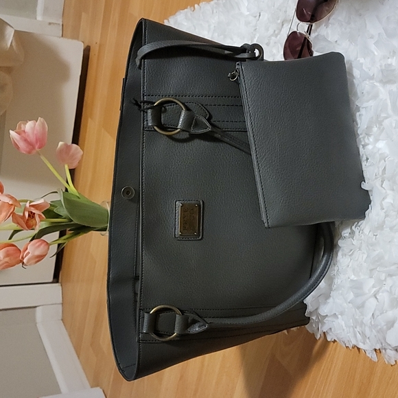 Frye Handbags - Elegant Gray Tote Bag with Pouch